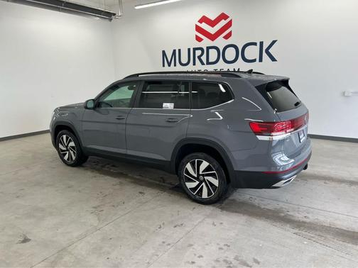 Pure Gray 2026 Volkswagen Atlas 2.0T SE w/Technology 4MOTION