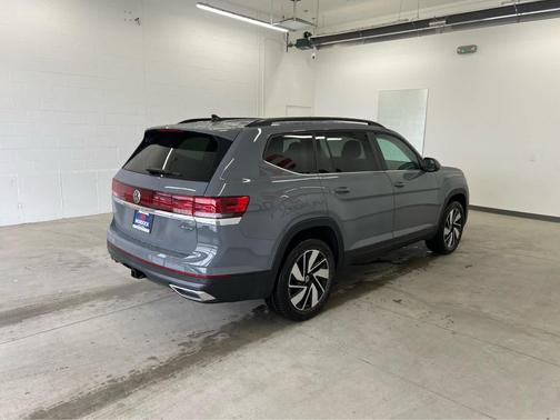 2026 Volkswagen Atlas 2.0T SE w/Technology 4MOTION