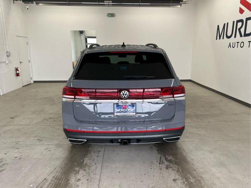 Pure Gray 2026 Volkswagen Atlas 2.0T SE w/Technology 4MOTION