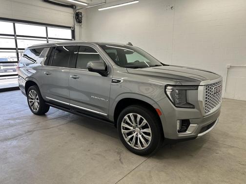 Sterling Metallic 2023 GMC Yukon XL Denali