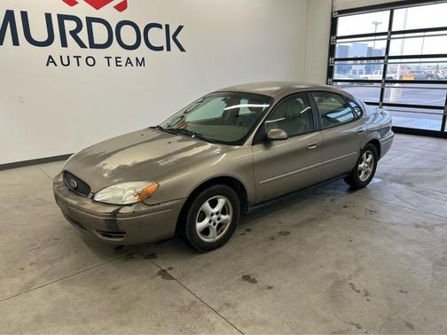 2004 Ford Taurus SE