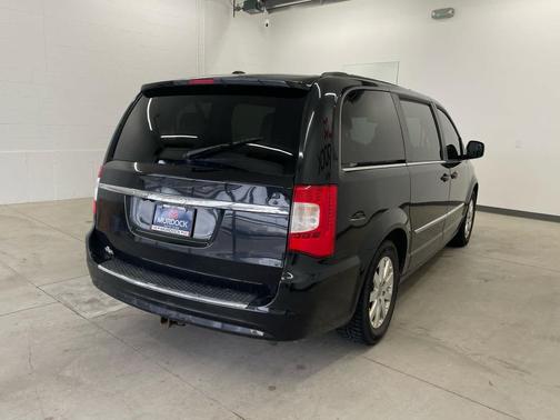 2011 Chrysler Town & Country Touring-L