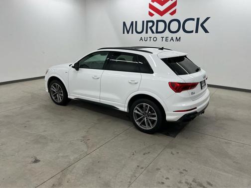 2022 Audi Q3 45 S line Premium