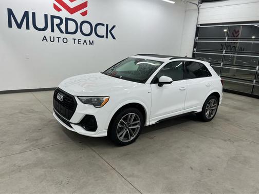 2022 Audi Q3 45 S line Premium
