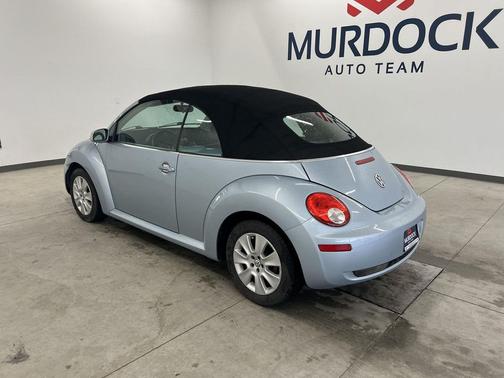 Heaven Blue Metallic/Black Roof 2009 Volkswagen New Beetle S