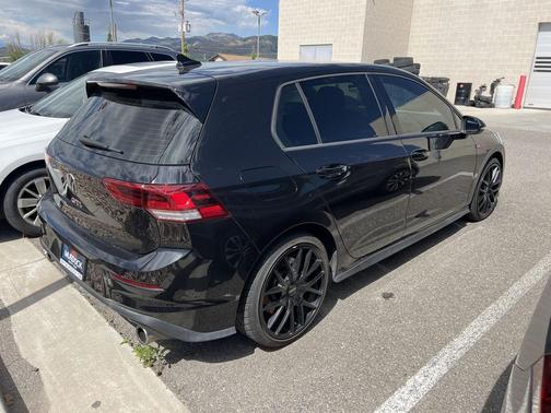 Deep Black Pearl 2022 Volkswagen Golf GTI 1.4T TSI