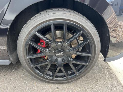 Deep Black Pearl 2022 Volkswagen Golf GTI 1.4T TSI