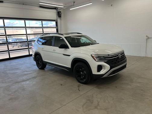 2026 Volkswagen Atlas Peak Edition