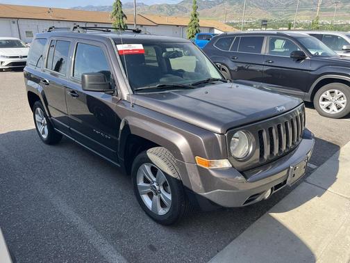 Granite Crystal Metallic Clearcoat 2016 Jeep Patriot Sport