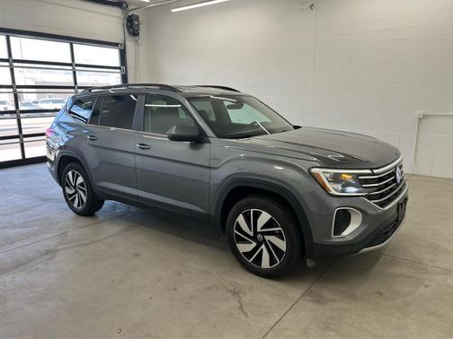 2025 Volkswagen Atlas 2.0T SE w/Technology 4MOTION