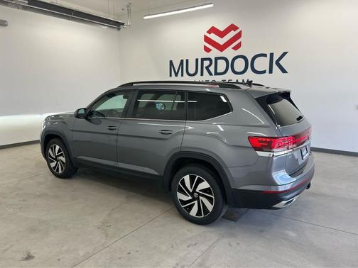 Platinum Gray Metallic 2025 Volkswagen Atlas 2.0T SE w/Technology 4MOTION