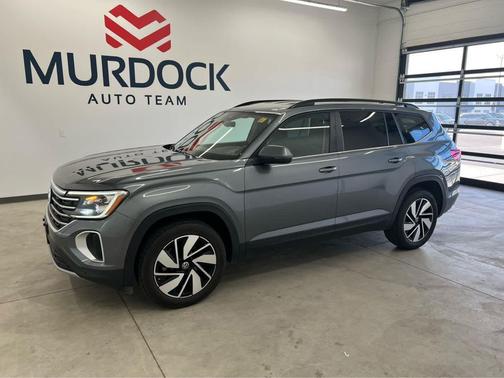 Platinum Gray Metallic 2025 Volkswagen Atlas 2.0T SE w/Technology 4MOTION