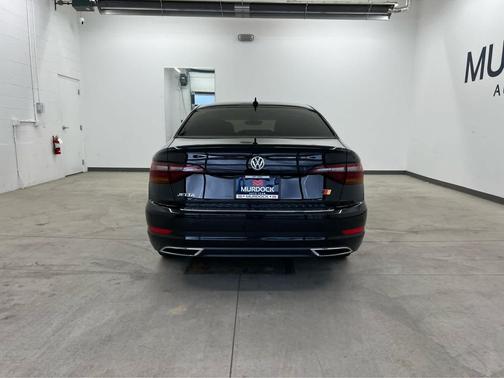 Deep Black Pearl 2019 Volkswagen Jetta 1.4T SEL Premium