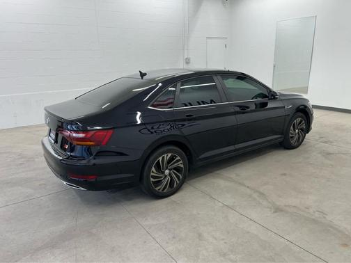 Deep Black Pearl 2019 Volkswagen Jetta 1.4T SEL Premium