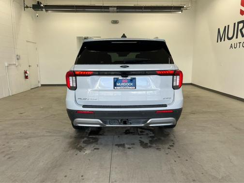 Space White Metallic 2025 Ford Explorer Platinum