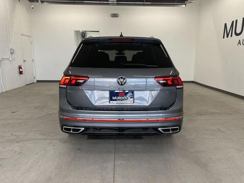 Platinum Gray Metallic 2024 Volkswagen Tiguan 2.0T SEL R-Line 4MOTION