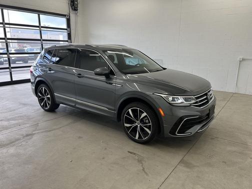 Platinum Gray Metallic 2024 Volkswagen Tiguan 2.0T SEL R-Line 4MOTION
