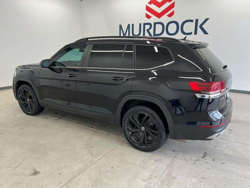 Deep Black Pearl 2021 Volkswagen Atlas 3.6L SE w/Technology
