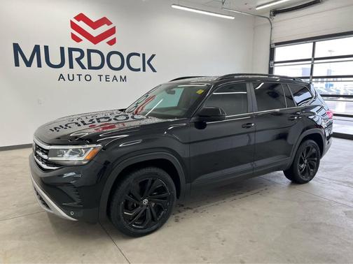 Deep Black Pearl 2021 Volkswagen Atlas 3.6L SE w/Technology
