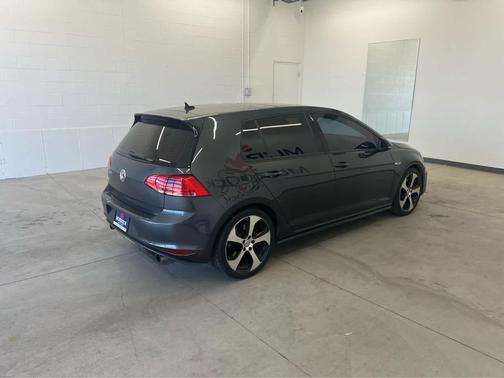 2017 Volkswagen Golf GTI 2.0T SE 4-Door