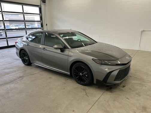 Heavy Metal 2025 Toyota Camry SE