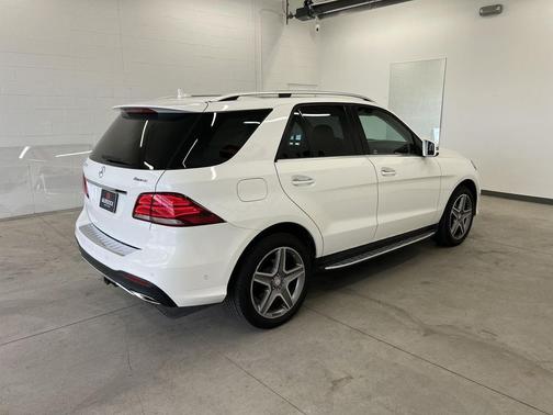 Polar White 2017 Mercedes-Benz GLE 400 Base 4MATIC