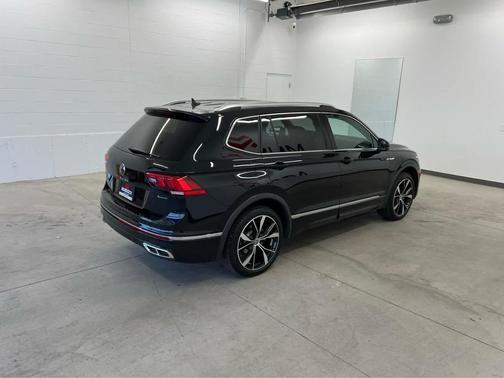2022 Volkswagen Tiguan 2.0T SEL R-Line 4MOTION