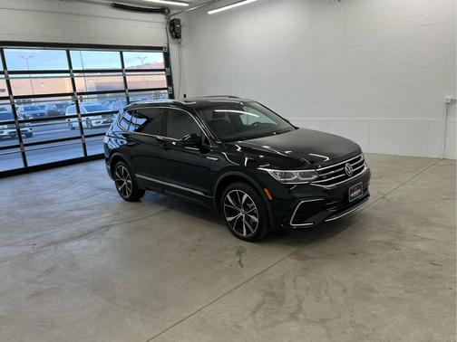 2022 Volkswagen Tiguan 2.0T SEL R-Line 4MOTION