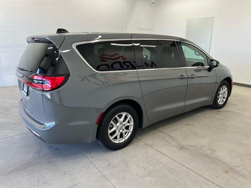 2025 Chrysler Pacifica L