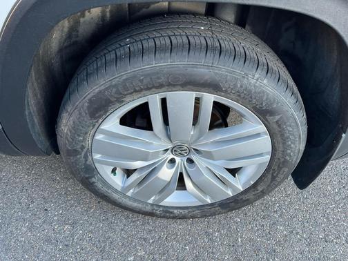 2018 Volkswagen Atlas 3.6L SEL Premium