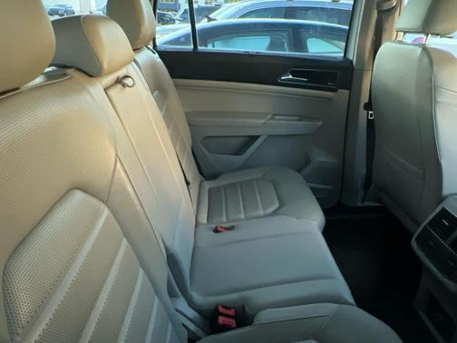 2018 Volkswagen Atlas 3.6L SEL Premium