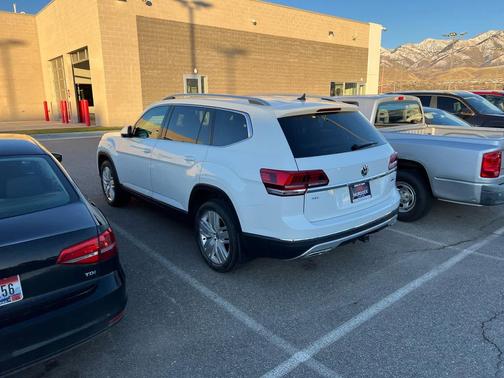 2018 Volkswagen Atlas 3.6L SEL Premium