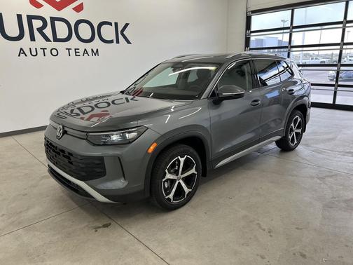 platinum gray metallic 2026 Volkswagen Tiguan 2.0T SE