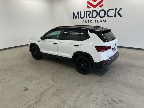 2024 Volkswagen Taos 1.5T SE Black