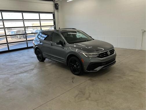 2022 Volkswagen Tiguan 2.0T SE R-Line Black 4MOTION