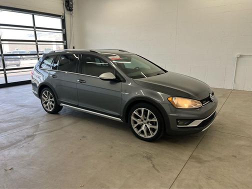 Platinum Gray Metallic 2017 Volkswagen Golf Alltrack TSI SEL