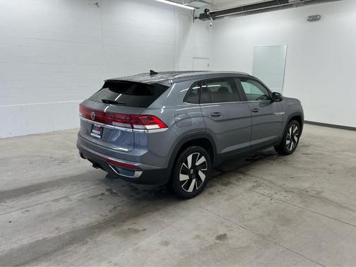 2024 Volkswagen Atlas Cross Sport 2.0T SE w/Technology 4MOTION