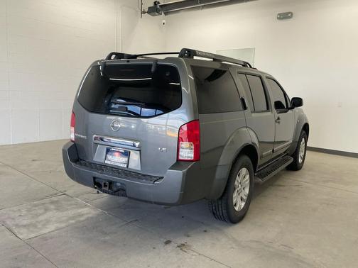 2007 Nissan Pathfinder LE
