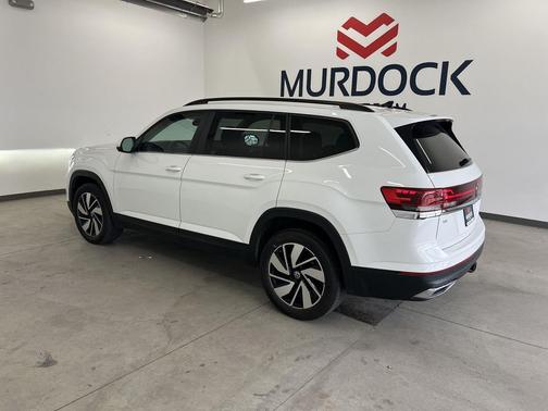 Pure White 2024 Volkswagen Atlas 2.0T SE w/Technology 4MOTION