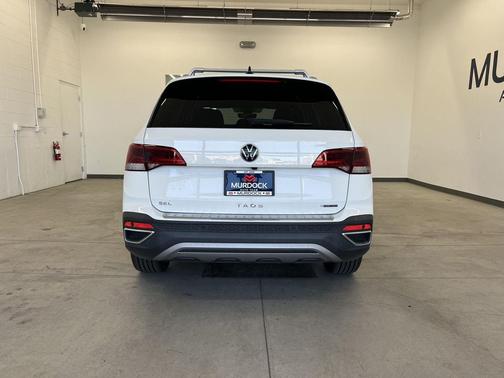 Pure White 2023 Volkswagen Taos 1.5T SEL