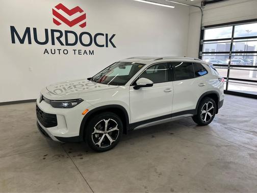 pure white 2026 Volkswagen Tiguan 2.0T SE