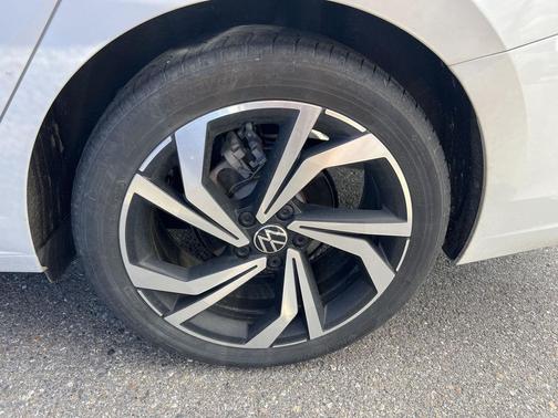 Opal White Pearl 2025 Volkswagen Jetta 1.5T SEL