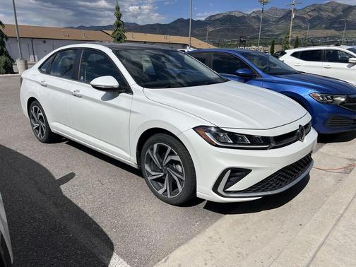 Opal White Pearl 2025 Volkswagen Jetta 1.5T SEL