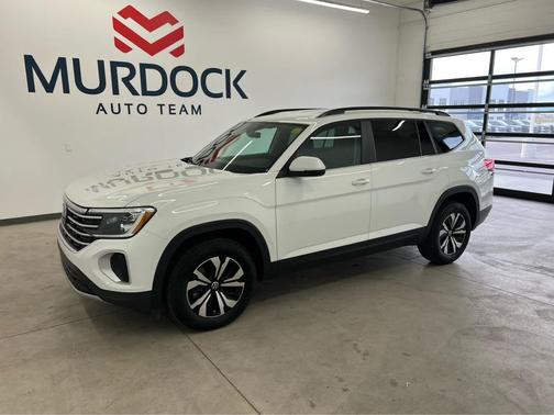 Pure White 2025 Volkswagen Atlas 2.0T SE