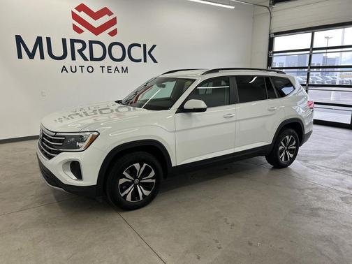 Pure White 2025 Volkswagen Atlas 2.0T SE