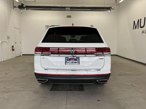 Pure White 2025 Volkswagen Atlas 2.0T SE