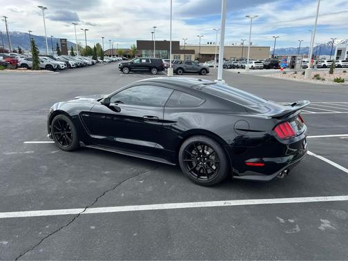2020 Ford Shelby GT350 Base
