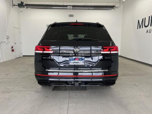 Deep Black Pearl 2023 Volkswagen Atlas 3.6L SEL