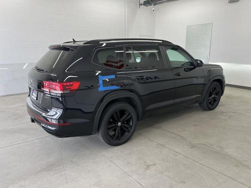 Deep Black Pearl 2023 Volkswagen Atlas 3.6L SEL