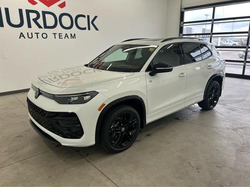 opal white pearl 2026 Volkswagen Tiguan 2.0T SE R-Line Black 4MOTION